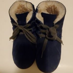 Ugg boots kids size 9